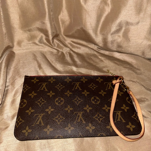 ❌SOLD❌Louis Vuitton Neverfull Pochette - Picture 3 of 12